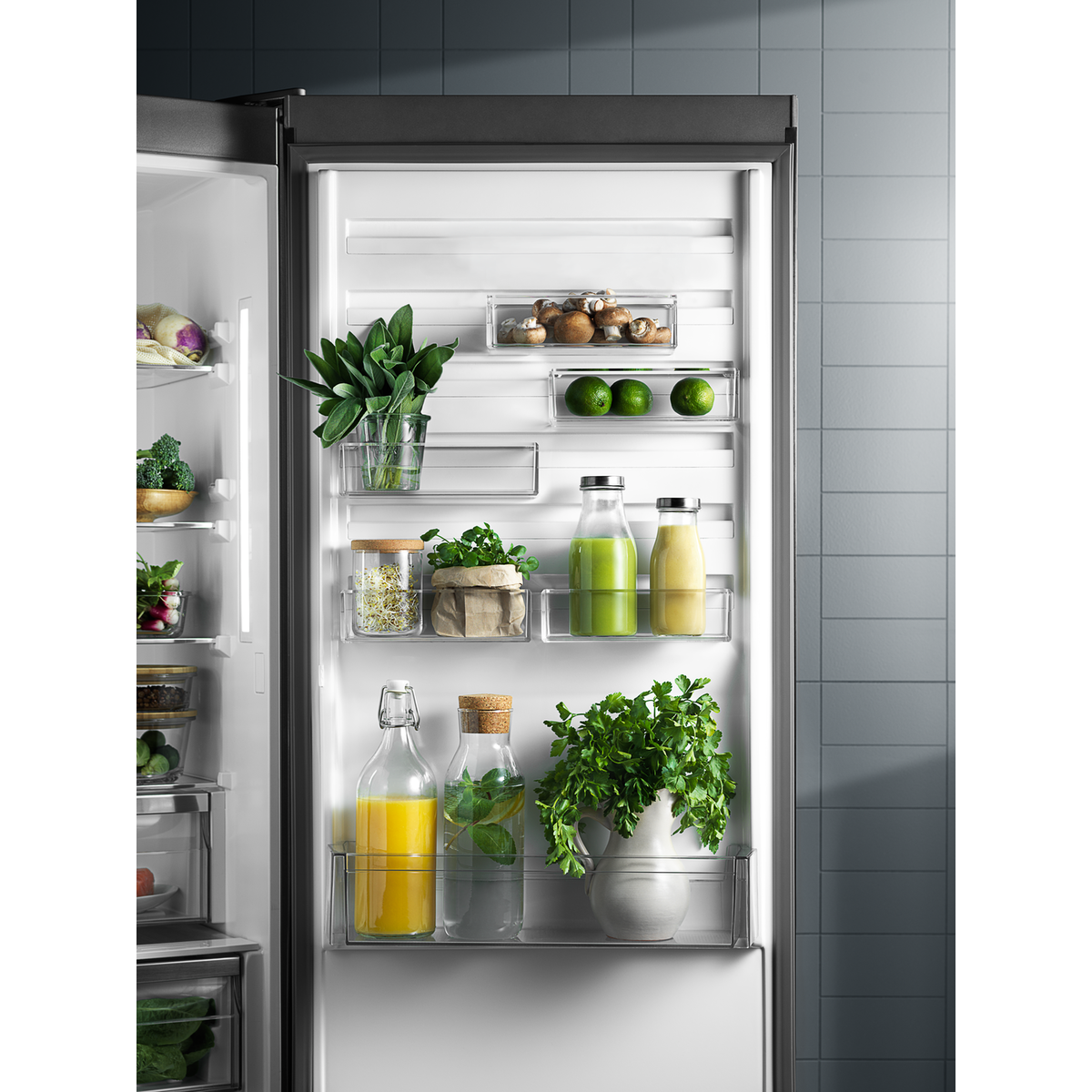 Electrolux - Voľne stojace chladničky s mrazničkou - LNC7ME36X2