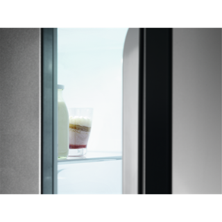 AEG - Vstavaná chladnička - SKE818F1DC AEG - Vstavaná chladnička - SKE818F1DC